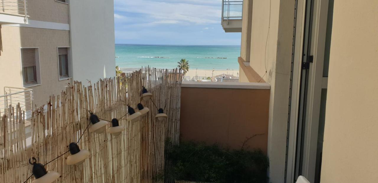 Regina Elena Al Mare Apartment Пескара Екстериор снимка