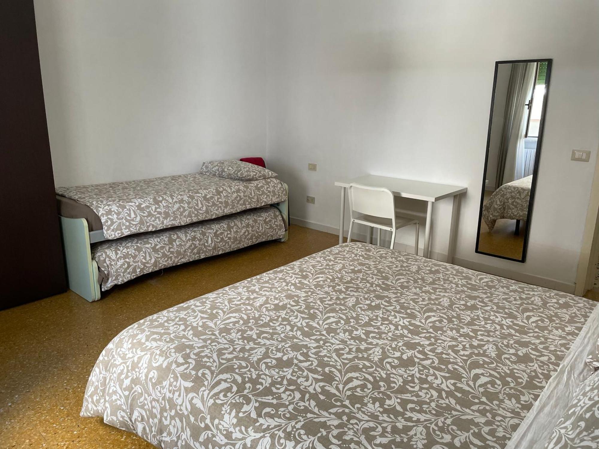 Regina Elena Al Mare Apartment Пескара Екстериор снимка
